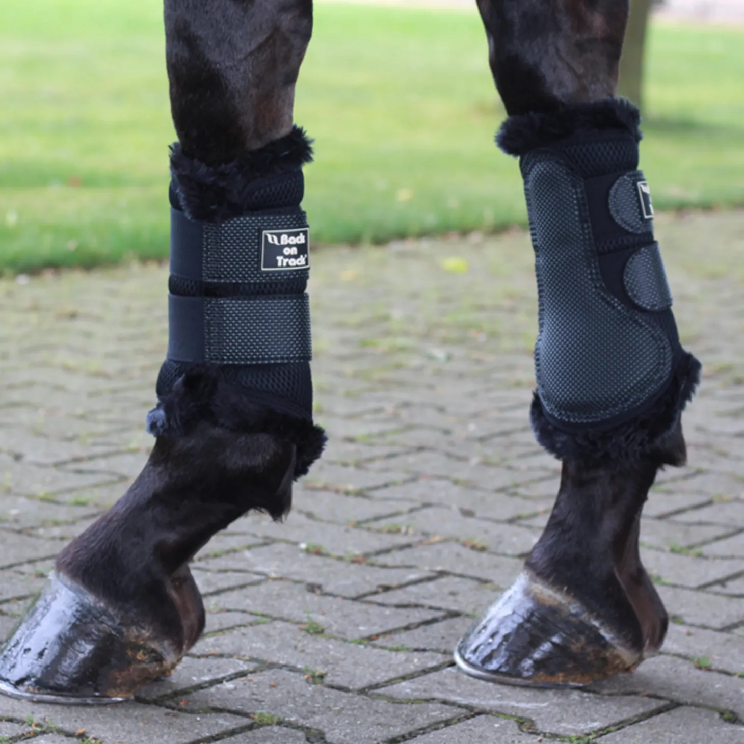 Back on Track® 3D Mesh Splint Boots with Faux Fur