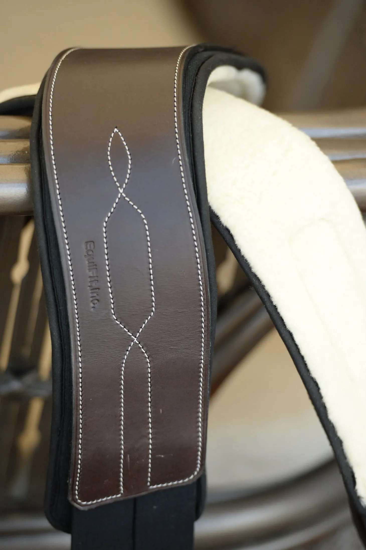 EquiFit® Anatomical Hunter Girth with SheepsWool™ T-Foam Liner